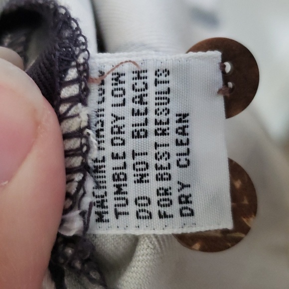 Tommy Bahama tropical floral print silk button up shirt, men's size large - Picture 8 of 9